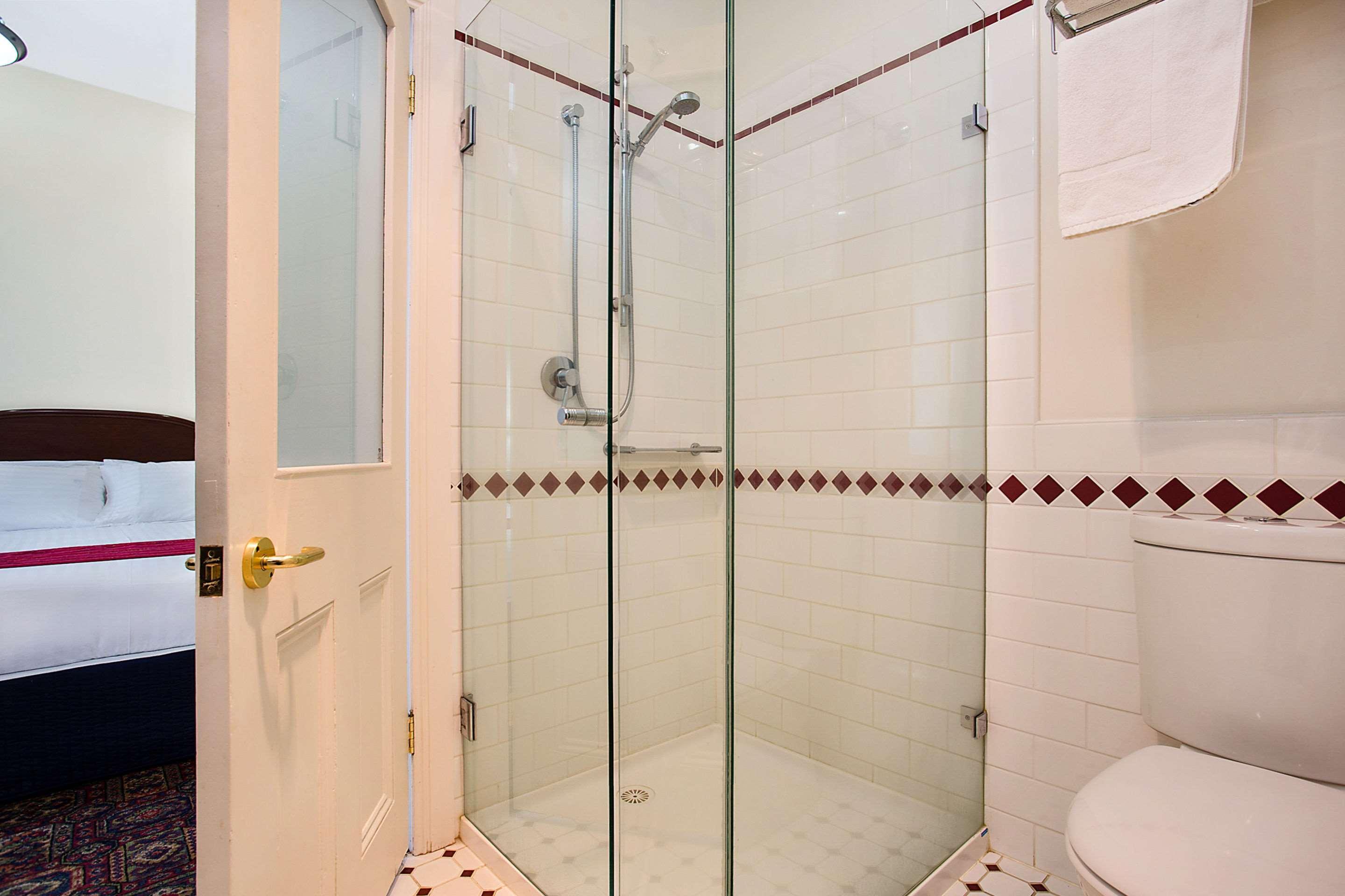 Quality Hotel Bentinck Портланд Екстериор снимка