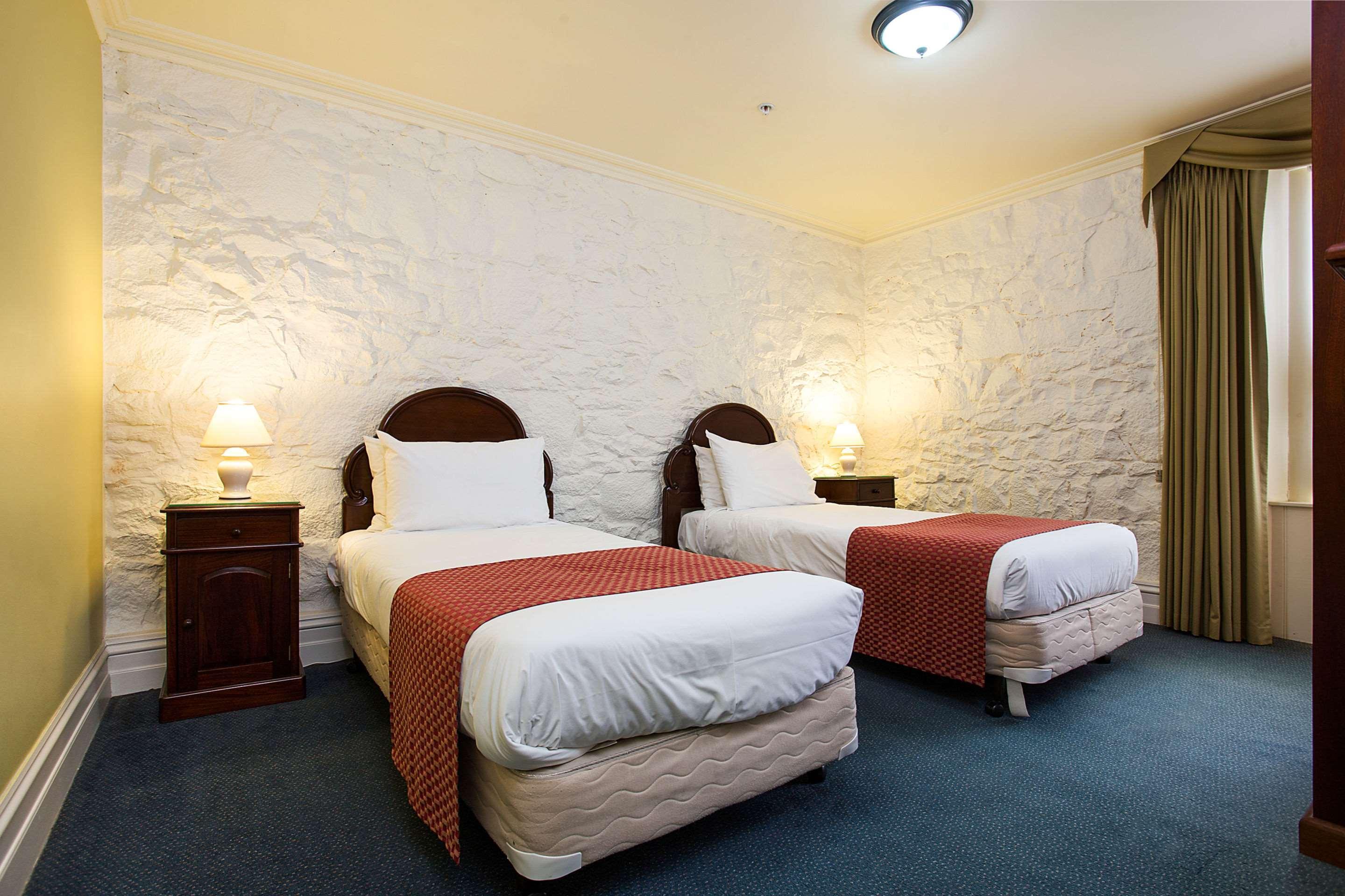 Quality Hotel Bentinck Портланд Екстериор снимка